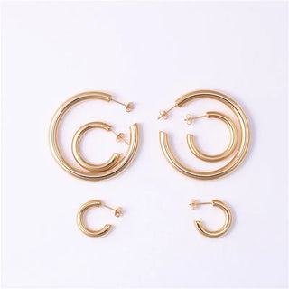 【IA1111】ドロップシッピング  18K ゴールドメッキ ステンレススチール 低アレルギー ピアス ビッグC型フープピアス デインティジュエリー