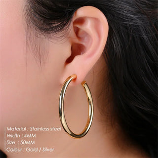 【IA1111】ドロップシッピング  18K ゴールドメッキ ステンレススチール 低アレルギー ピアス ビッグC型フープピアス デインティジュエリー
