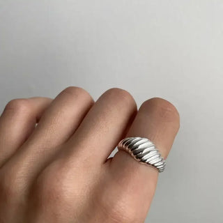 【IA1071】ヨーロピアン 18K ゴールド 新しいクリエイティブ シンプル ヴィンテージ ステンレススチール ファインジュエリー ツイストリング 女の子用