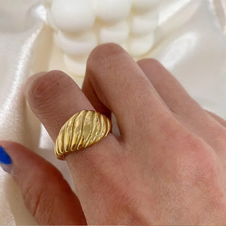 【IA1071】ヨーロピアン 18K ゴールド 新しいクリエイティブ シンプル ヴィンテージ ステンレススチール ファインジュエリー ツイストリング 女の子用
