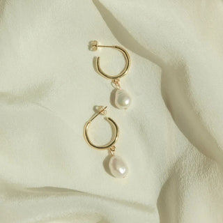 【IA1086】女性用 トレンディ ファインジュエリー ゴールドメッキ ステンレススチールピアス フレッシュウォーターパール ドロップチェーンペンダントピアス